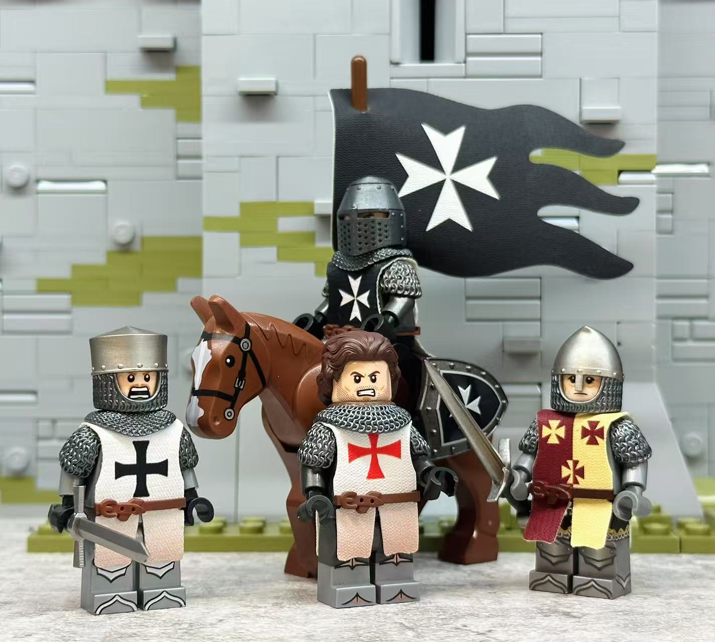 Crusader Helmet (1)